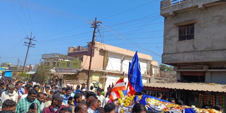 बहुजन समाज पक्षाचे गडचिरोली जिल्ह्याचे प्रभारी गणपत तावाडे अनंतात विलीन  अमर रहे, अमर रहे च्या जय घोषणी गणपत तावाडे यांचे अंतिम संस्कार.