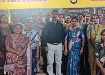 गोपाल कुरेकर यांच्या वाढदिवसानिमित्याने विद्यार्थ्यांना शैक्षणिक साहित्य भेट.