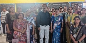 गोपाल कुरेकर यांच्या वाढदिवसानिमित्याने विद्यार्थ्यांना शैक्षणिक साहित्य भेट.