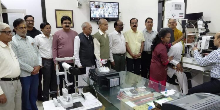 हिंगणघाट येथे निशुल्क नेत्ररोग तपासणी व मोतीयाबिंदू शस्त्रक्रिया शिबिर, नारायण सेवा मित्र परिवाराच्या वतीने सेवाभावी उपक्रम.