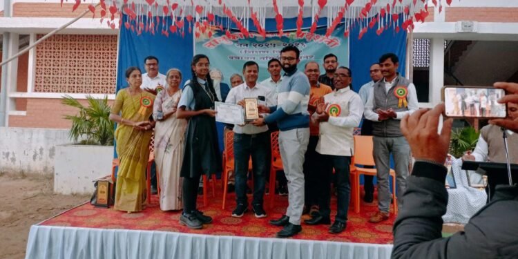 सावनेर पब्लिक CBSE स्कूलच्या विद्यार्थ्यांचे तालुकास्तरीय विज्ञान प्रदर्शनात सुयश.