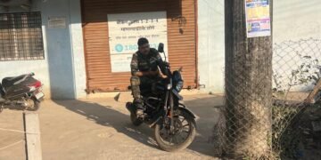 अहेरी एसबीआय बँकेचा भोंगळ कारभार; स्थायी मॅनेजरअभावी ग्राहक वाऱ्यावर! ४ जानेवारीपर्यंत नियुक्ती न झाल्यास बँकेला कुलूप ठोकण्याचा संतोष ताटीकोंडावार यांचा इशारा.