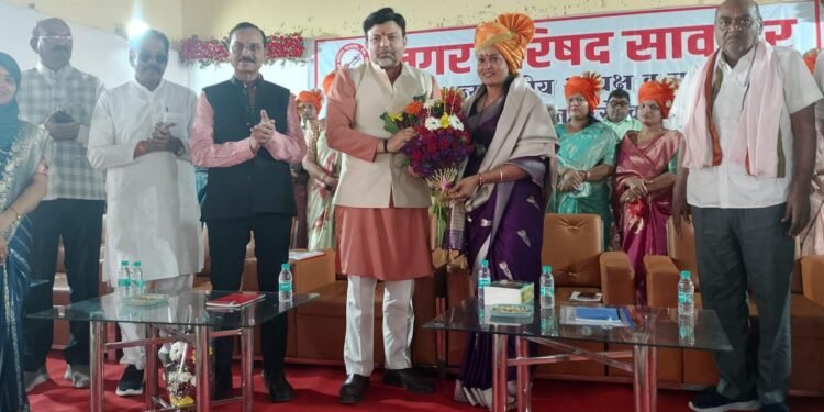 सावनेरच्या नगराध्यक्षा संजना मंगळे यांनी स्वीकारला पदभार,  आश्वासनांची पूर्तता करणार असा ठाम निर्धार