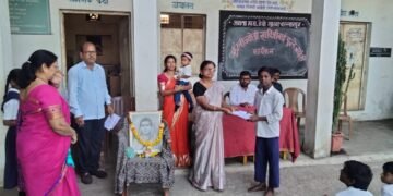 जनता हायस्कूल ( डेपो शाखा) बल्लारपूर या शाळेत क्रांतीज्योती सावित्रीबाई फुले