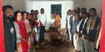 सुरजागड येते ओअदलपेन ठाकूरदेव  दर्शन पारंपरिक इलाका ग्रामसभा कडून जत्राचे आयोजन.