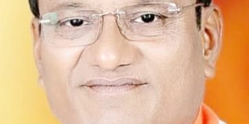 बल्लारपूर नगरपरिषदेच्या उपनगराध्यक्षपदी देवेंद्र आर्य यांची निवड.