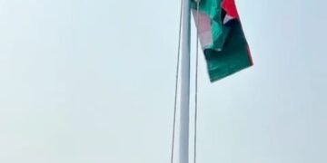 ऐतिहासिक गोंडराजे किल्ल्यावर  चार वर्षांनंतर लोकप्रतिनिधीकडून ध्वजारोहण.