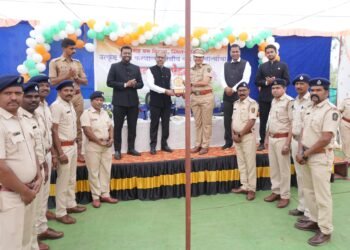 एटापल्ली येथे वनविभागाच्या क्षेत्रीय कर्मचाऱ्यांचा सन्मान सोहळा उत्साहात संपन्न.