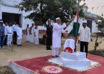 भगवंतराव महाविद्यालयात प्रजासत्ताक दिन मोठया उत्साहात साजरा*