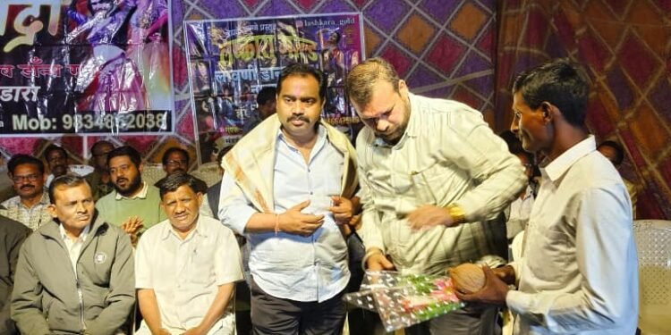 जोगीसाखरा येथे भव्यदिव्य डान्स स्पर्धेचा जल्लोषात शुभारंभ.