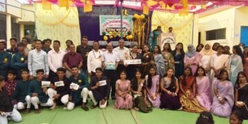 अहेरी येथील भगवंतराव हायस्कूल व कनिष्ठ महाविद्यालयात बारावीच्या विद्यार्थ्यांना भावपूर्ण निरोप.