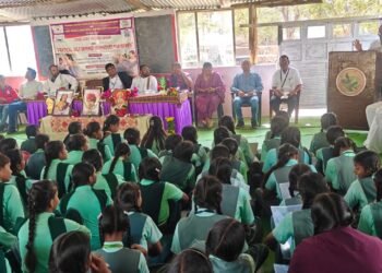 मुलगी ही कमकुवत नाही, ती सक्षम आहे आजच्या काळात शिक्षणाबरोबरच स्वसंरक्षणाचे प्रशिक्षण ही काळाची गरज.