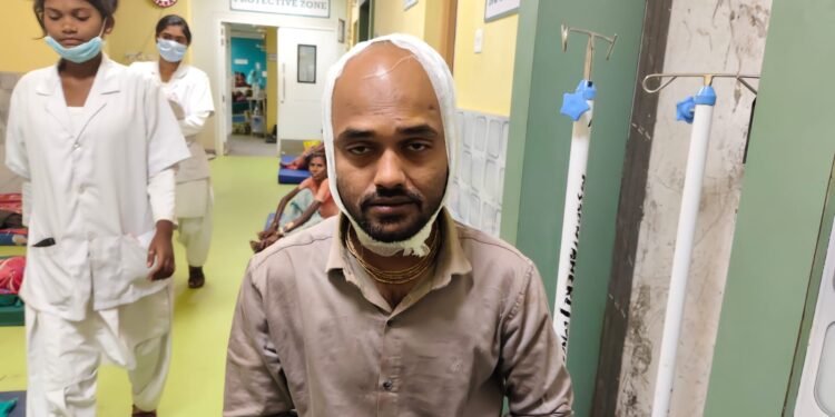 गिताली येथील अवैध दारूची तक्रार केल्याने तंटामुक्ती सदस्याच्या कुटुंबावर जीवघेणा हल्ला.