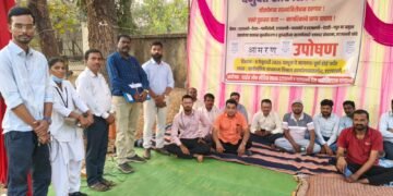 एटापल्लीतील रस्त्यांसाठी पत्रकारांचे आमरण उपोषण शासनाच्या दुर्लक्षाविरोधात पत्रकारांचा निर्णायक लढा.