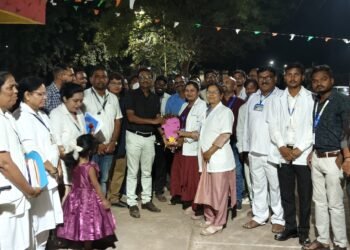 महागाव प्राथमिक आरोग्य केंद्र येथे डीएचओ व टीएचओ यांची सविस्तर भेट.