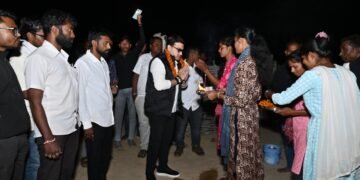 माजी राज्यमंत्री राजे अम्ब्रीशराव आत्राम यांची पीपली येथे भेट.