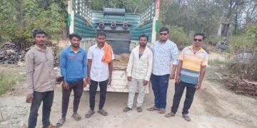 सिरोंचा तालुक्यातील कंबालपेठा परिसरात नवे जनित्र बसवून वीजटंचाईचा प्रश्न मार्गी.