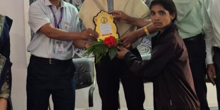 मराठी गौरव भाषा दिन व राष्ट्रीय विज्ञान दिन निमित्याने माजी विद्यार्थ्यांचा सत्कार समारंभ.