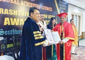 समाजसेवक श्रीकांत शुगरवार यांना नवी दिल्ली येथे उत्कृष्ट  आयकॉन अवॉर्ड ने सन्मानित.