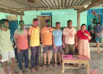 माजी जि.प.अध्यक्ष अजयभाऊ कंकडालवार यांच्या राहत्या घरी इंदाराम येथे मोठ्या उत्साहाने रंगपंचमी साजरा.