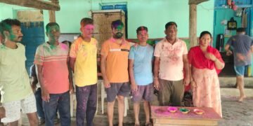 माजी जि.प.अध्यक्ष अजयभाऊ कंकडालवार यांच्या राहत्या घरी इंदाराम येथे मोठ्या उत्साहाने रंगपंचमी साजरा.