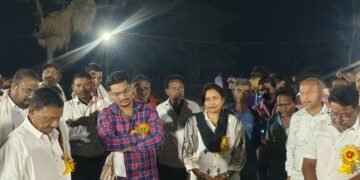 शाहीन भाभी हकीम यांच्या हस्ते वेलगूर येथे भव्य रात्रकालीन क्रिकेट स्पर्धेचे  उद्घाटन.