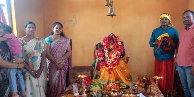 इंदाराम येथील पोचम्मा देवी बोनालु कार्यक्रमाला काँग्रेस नेत्या सौ.सोनाली कंकडालवार यांची उपस्थिती.