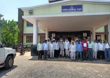 नरेंदर कब मिलेगा सिलेंडर, वंचित बहुजन आघाडीचे, राजुरा तहसील कार्यालयावर आंदोलन.