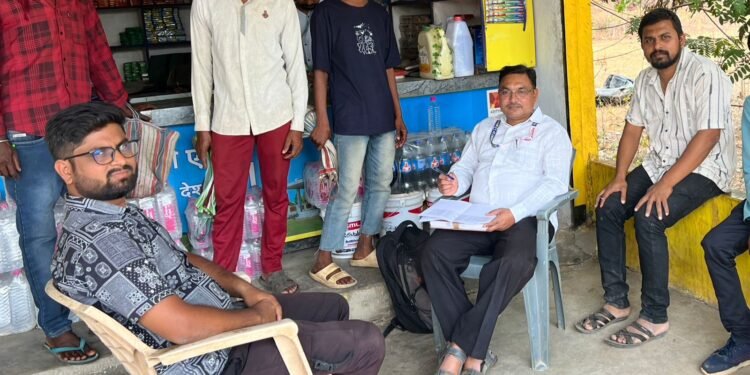 एटापल्ली तालुक्यातील कृषी सेवा केंद्रांची तपासणी.