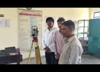 कर्नल विल्यम लँबटन यांच्या कार्याचा गौरव — शाळेत माहितीफलकाद्वारे विद्यार्थ्यांना मार्गदर्शन