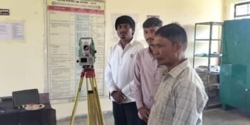 कर्नल विल्यम लँबटन यांच्या कार्याचा गौरव — शाळेत माहितीफलकाद्वारे विद्यार्थ्यांना मार्गदर्शन