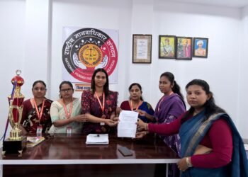 गडचिरोली जिल्हा आरोग्य अधिकारी डॉ. प्रताप शिंदे यांच्यावर कारवाईची मागणी;