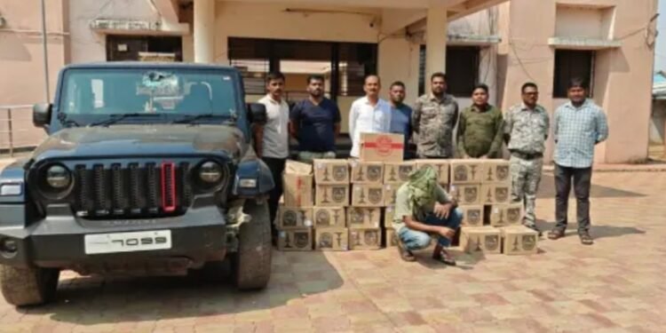 एटापल्ली पोलिसांची धडक कारवाई; अवैध दारूसह 14.90 लाखांचा मुद्देमाल जप्त.