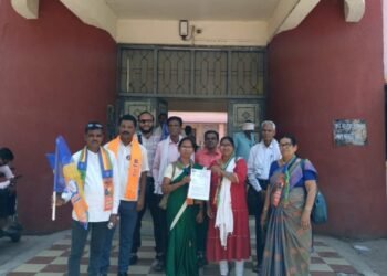 गॅस सिलेंडरच्या टंचाई बद्दल बल्लारपूर तालुका वंचित बहुजन आघाडीच्या वतीने तहसीलदार यांना निवेदन.