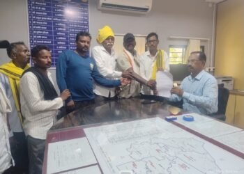 पीक पाहणी 2025-26 न झालेल्या शेतकयांना सात-बारा वर नमुद करण्याची मागणी.