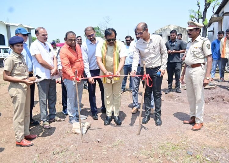 देवलमारी येथे प्राणहिता वनपरिक्षेत्र अधिकारी कार्यालयाचे उद्घाटन मोठया उत्साहात संपन्न.