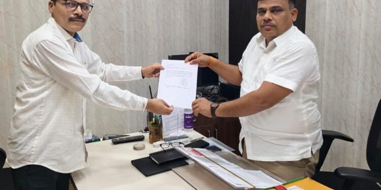 उन्हाळी हंगामातील धान व मका खरेदी केंद्र तात्काळ सुरू करा;अरुण मुक्कावार यांची जिल्हाधिकाऱ्यांकडे मागणी.