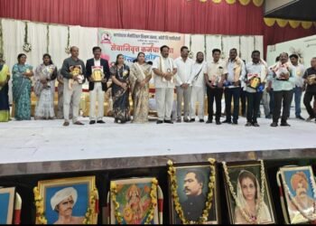 भगवंतराव मेमोरियल शिक्षण संस्थेतर्फे सेवानिवृत्त कर्मचाऱ्यांचा सत्कार सोहळा उत्साहात संपन्न.