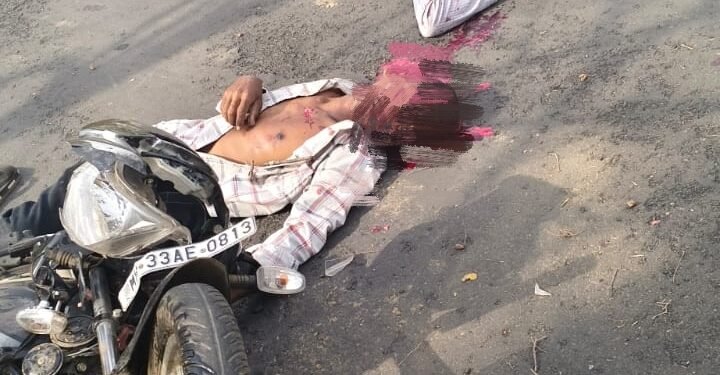 गेदा गावाजवळ दुचाकीचा भीषण अपघात; दोन मावसभाऊंपैकी एक ठार, दुसरा गंभीर जखमी